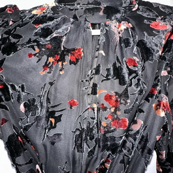 French Connection Guthern Floral Burnout mini dress NWOT - Picture 8 of 10